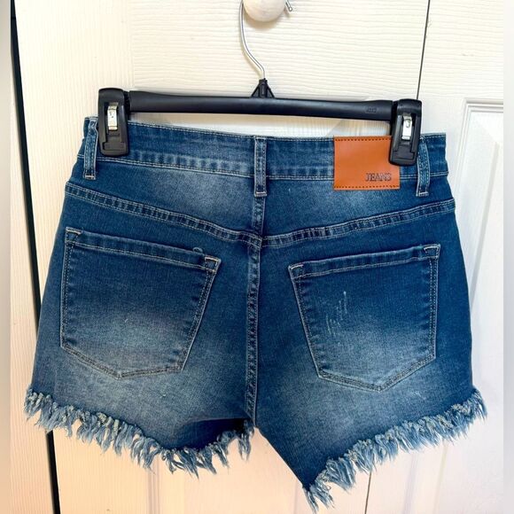 New! Women's denim mid-waist distressed shorts! - Picture 5 of 9